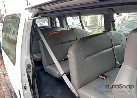 2009 Ford Econoline E350 Super Duty Wagon from USA, damaged, VIN 1FBSS31LX9DA03723